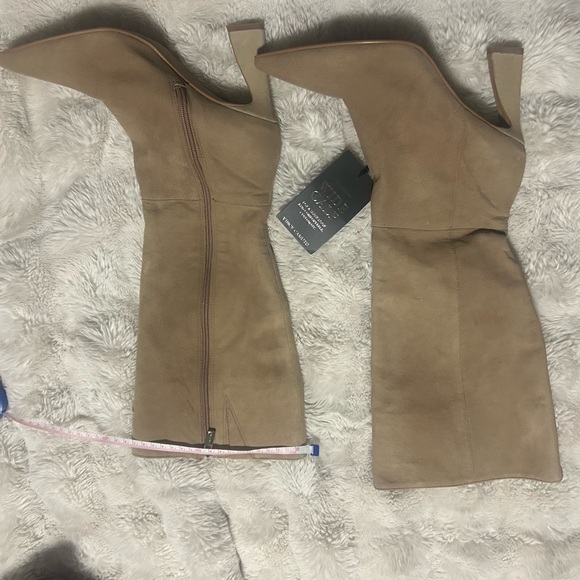 Vince Camuto Shoes - Vince Camuto suede 7 1/2 beautiful boots